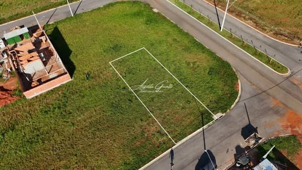 Terreno à venda no Condominio Villagio Brunelli - Araçoiaba da Serra/SP