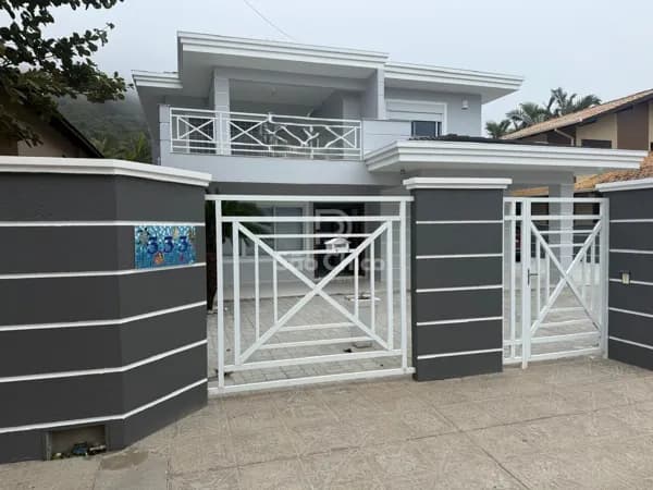 Casa Alto Padrão em Itaguaçu
