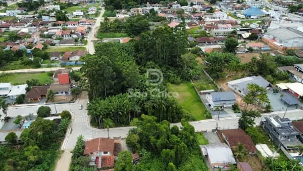Terreno Amplo - Oportunidade de investimento!