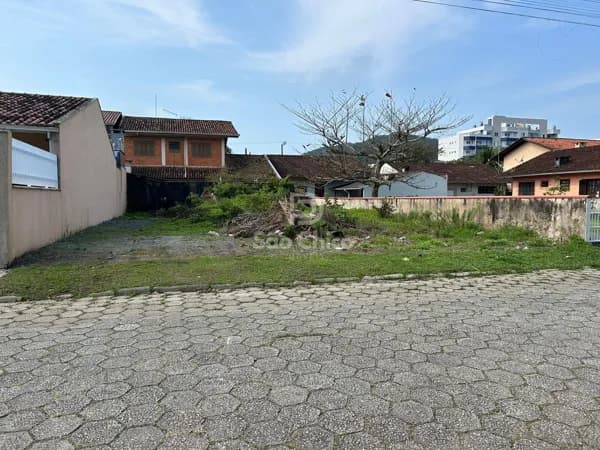 Lote a 350 metros do mar!