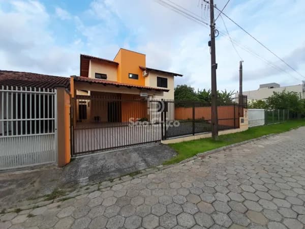 Lindo sobrado na Prainha com ótima localização