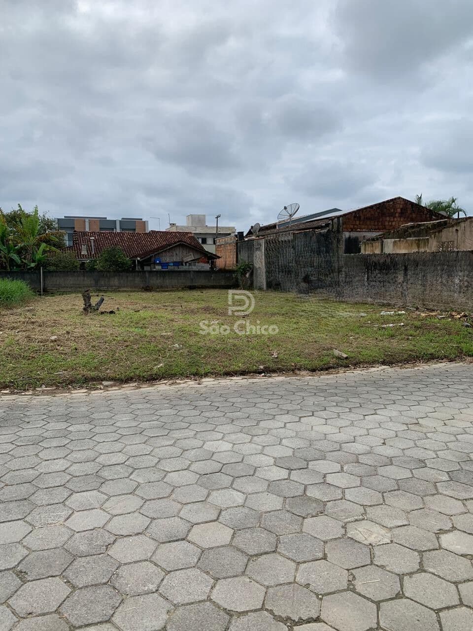TERRENO PRONTO PARA CONSTRUIR