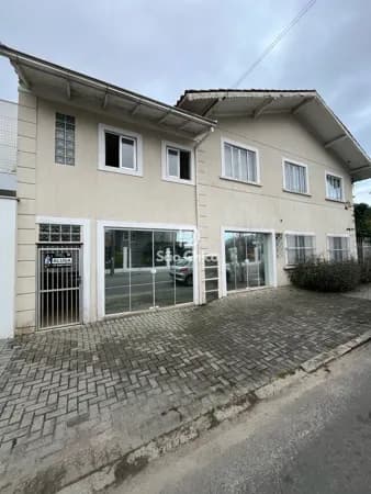 Casa térrea a 100 metros da praia de Ubatuba