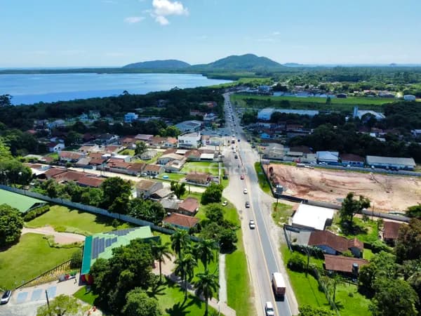 Área Residencial/Comercial em frente a Univille