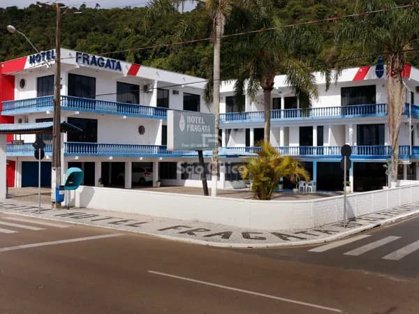 VENDE-SE HOTEL DE FRENTE PARA O MAR NA PRAIA DA ENSEADA