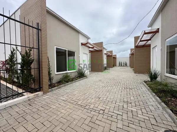 Casa Geminada em Faxinal dos Guedes