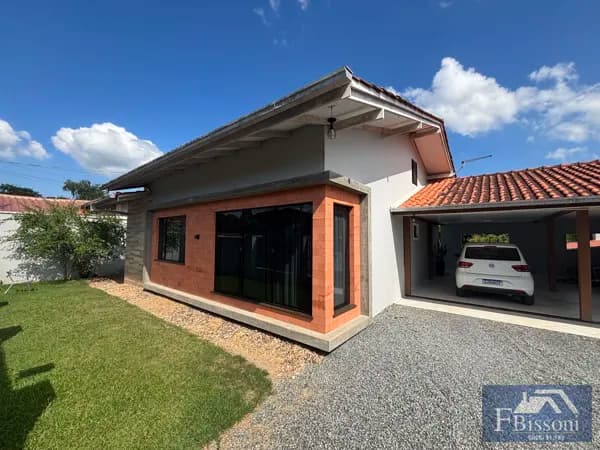Casa em Indaial - Carijós