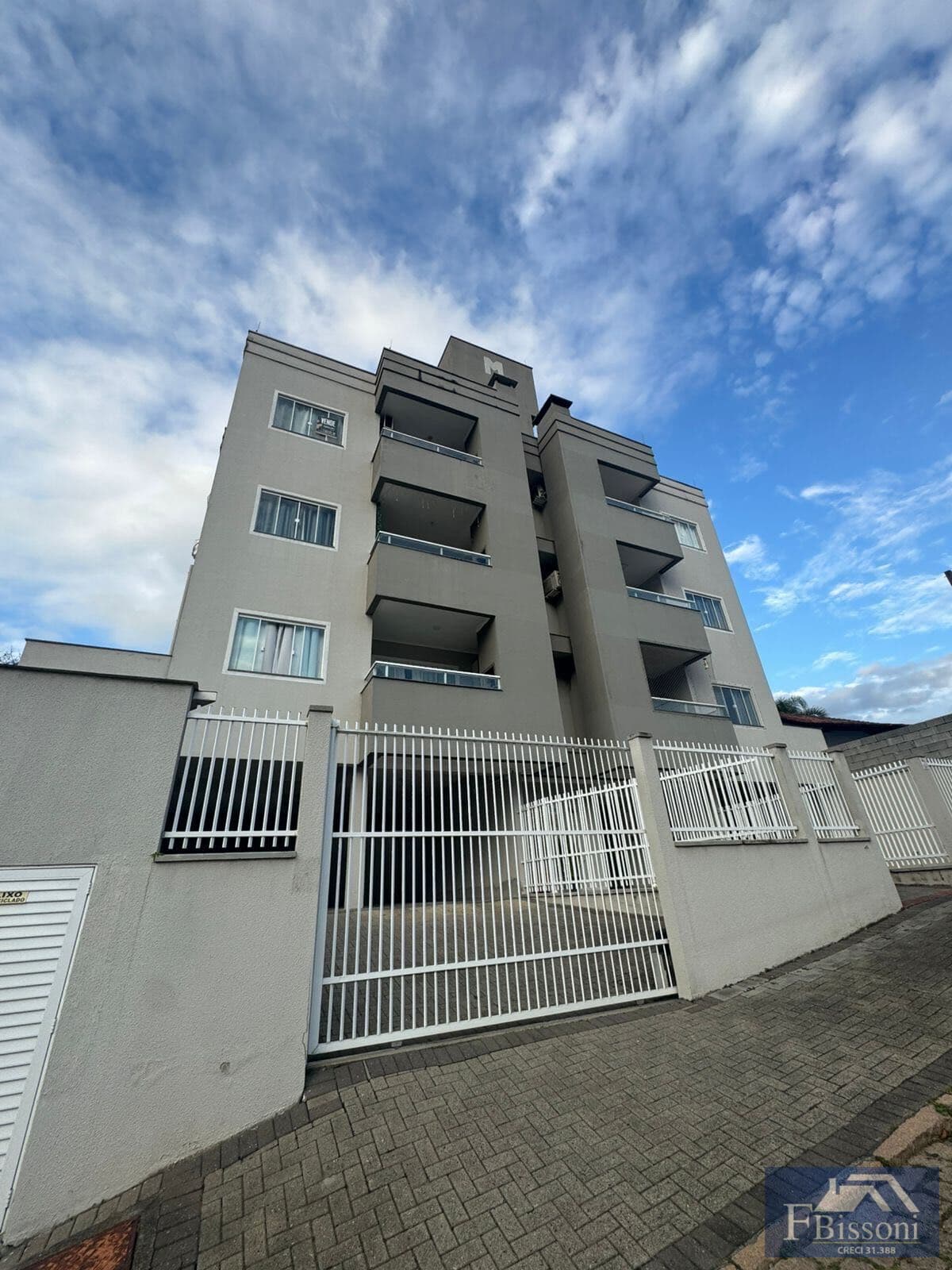 Apartamento mobiliado