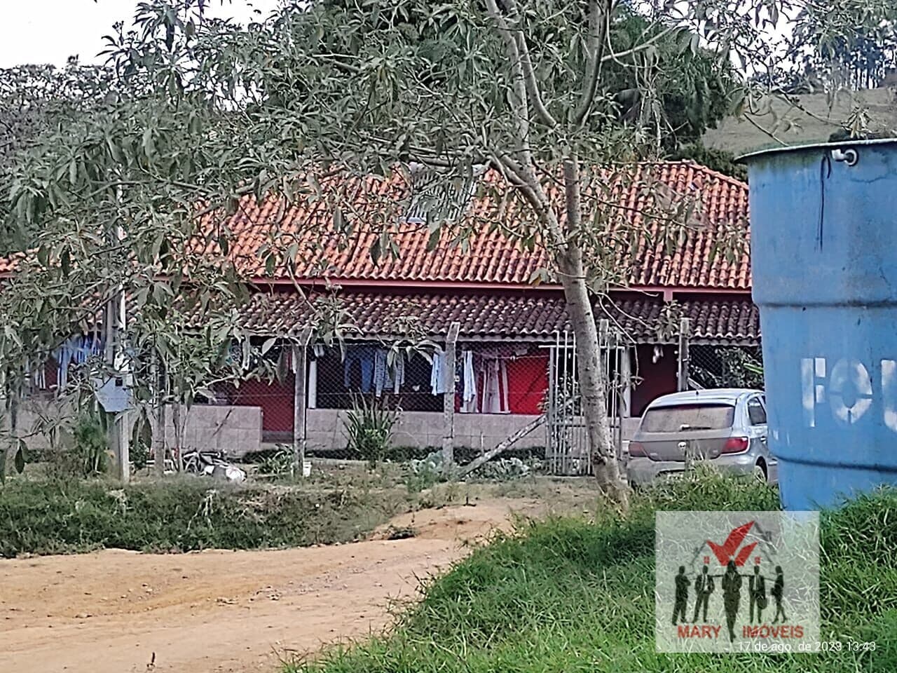 Fazenda/Sítios/Chácaras em Caldas - Centro
