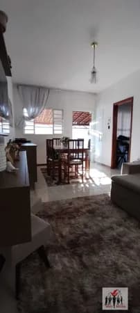 Casa em Poços de Caldas - Jardim Campos Elísios