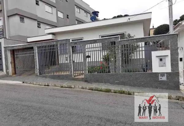 Casa em Poços de Caldas - Jardim Cascatinha