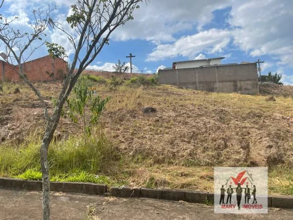 Lote/Terreno em Poços de Caldas - Residencial Tiradentes