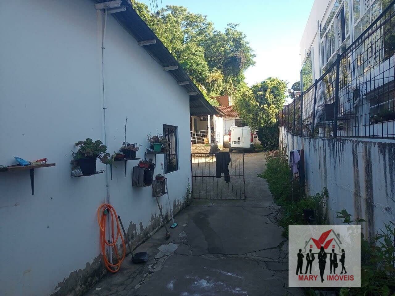 Casa em Poços de Caldas - Jardim Country Club