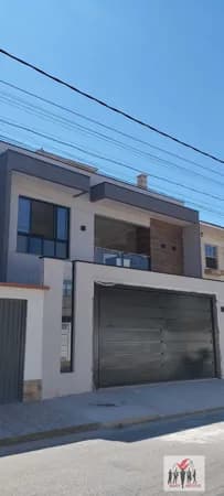 Sobrado em Poços de Caldas - Jardim Centenário