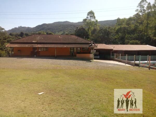 Fazenda/Sítios/Chácaras em Caldas - Centro