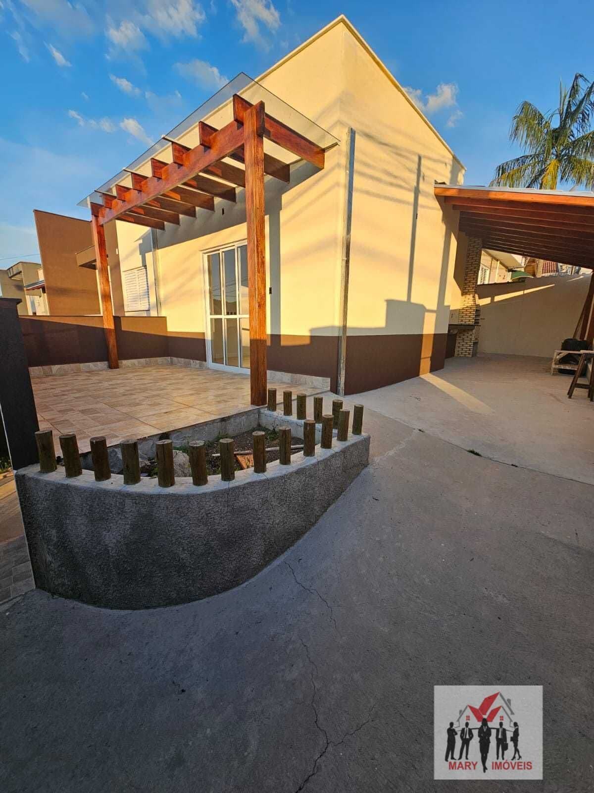 Casa em Poços de Caldas - Jardim Country Club