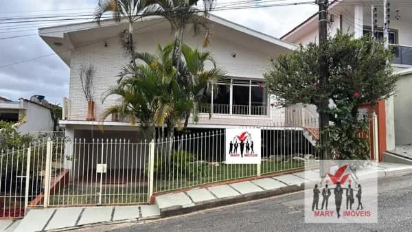 Casa em Poços de Caldas - Jardim dos Estados