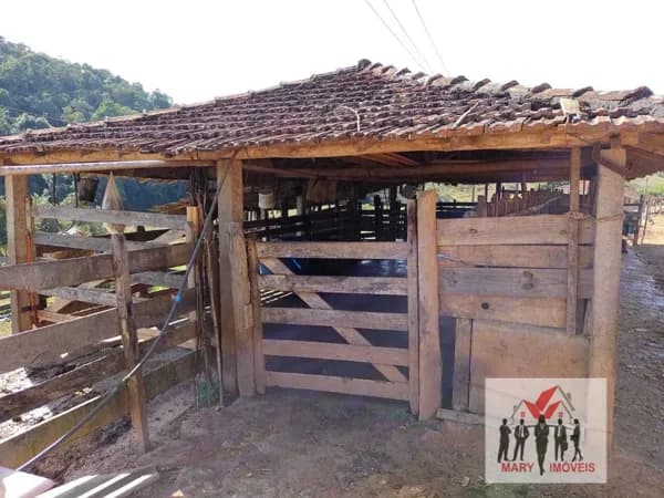 Fazenda/Sítios/Chácaras em Caldas - Centro