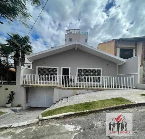 Casa em Poços de Caldas - Jardim dos Estados