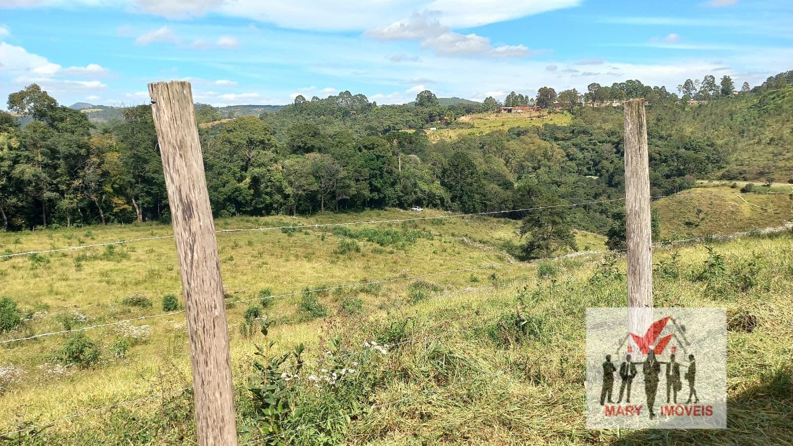 Fazenda/Sítios/Chácaras em Caldas - Centro