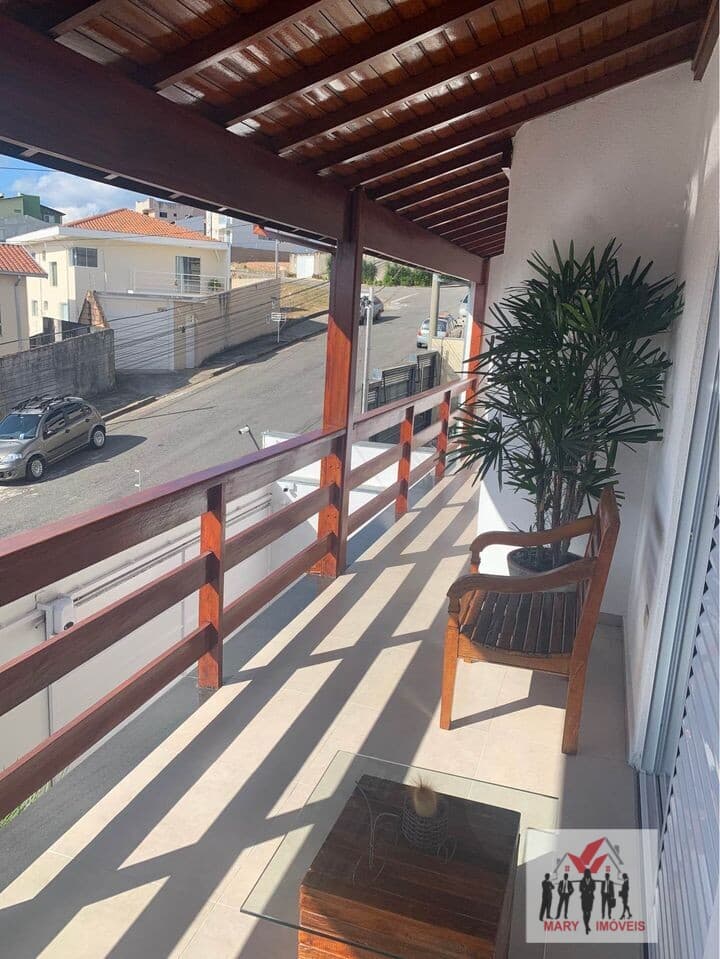 Casa em Poços de Caldas - Monte Verde