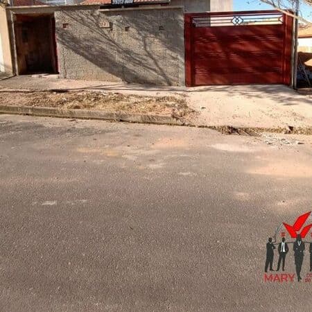 Casa Padrão para Venda em Santa Tereza Poços de Caldas-MG