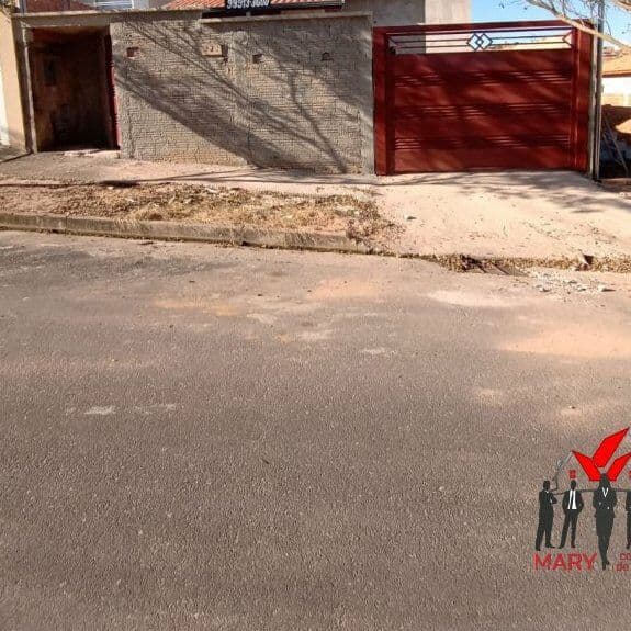 Casa Padrão para Venda em Santa Tereza Poços de Caldas-MG