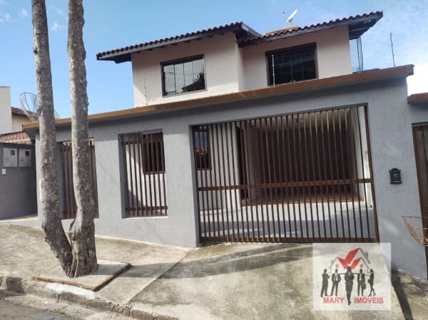 Casa em Poços de Caldas - Jardim Ipê