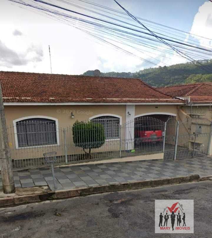 Casa em Poços de Caldas - Jardim Campos Elísios