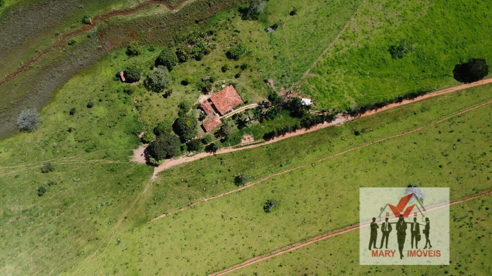 Fazenda/Sítios/Chácaras em Gouvea - Centro