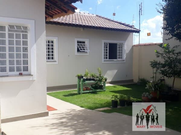 Casa em Poços de Caldas - Jardim das Azaléias