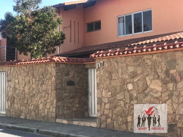 Casa em Poços de Caldas - Jardim Santa Rita