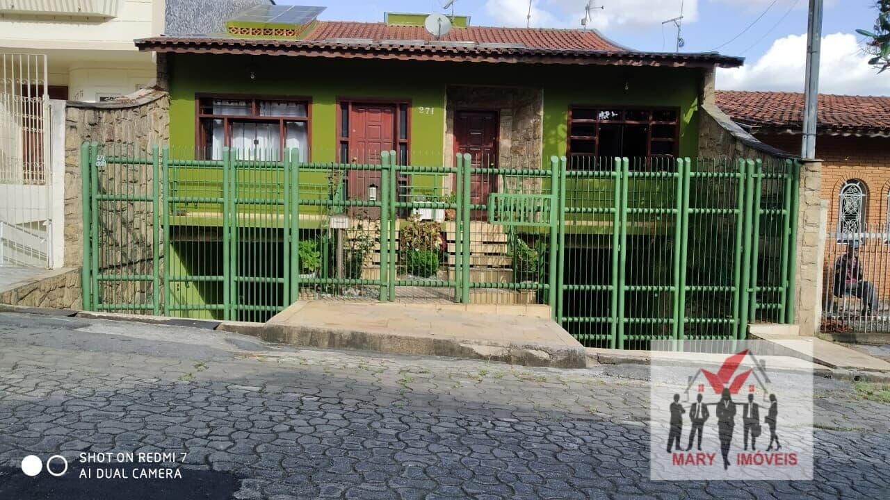 Sobrado em Poços de Caldas - Santa Lúcia