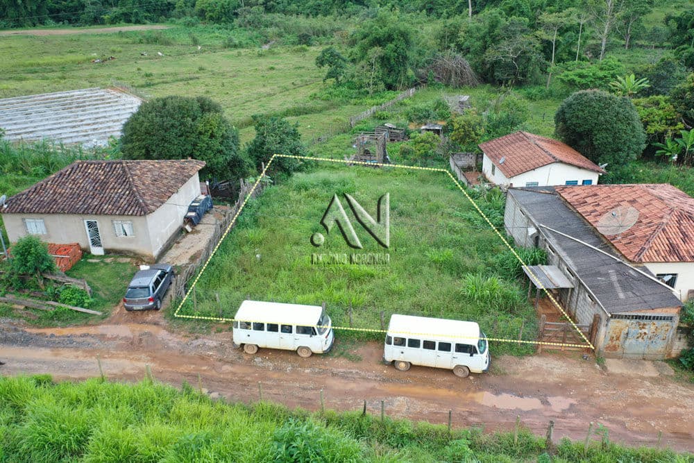VENDO ÁREA DE APROX. 600 m² em SANTANA DOS MONTES, próximo a CACHOEIRA DO SANTINHO