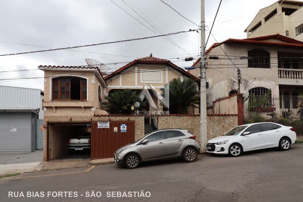 CASA A VENDA – BAIRRO SÃO SEBASTIÃO