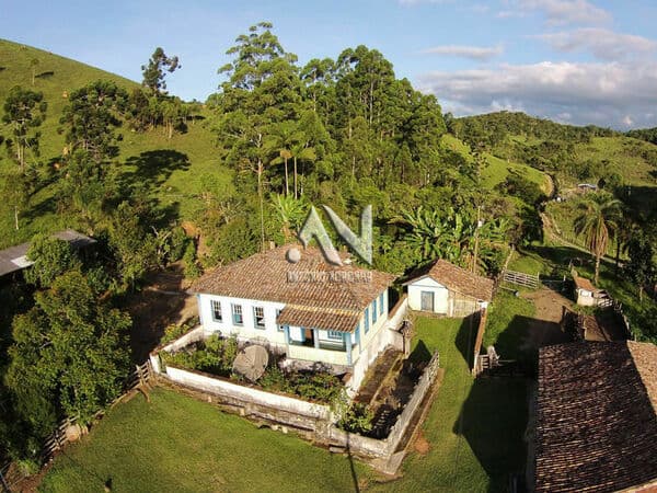VENDO FAZENDA em RESSAQUINHA-MG