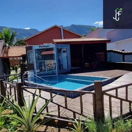Casa Térrea Completa com Piscina, Sauna e Lago Ornamental em Terreno de 504 m²