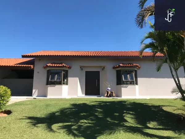 Casa Térrea de Alto Padrão com Piscina no Condomínio Village Castelo – Itu