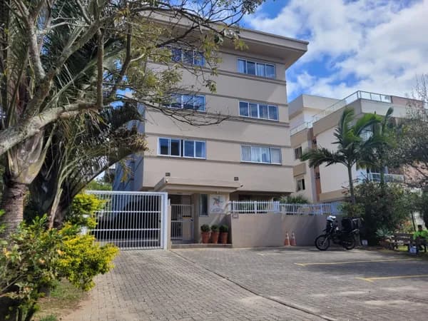 Viva onde o sol nasce primeiro: 2 dorms mobiliado no coração do Campeche!