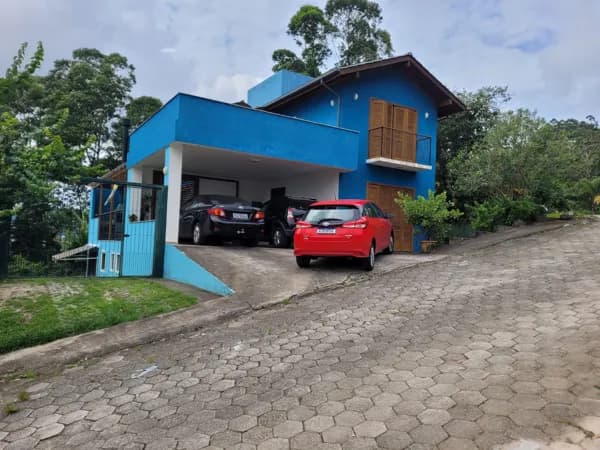 Casa em Condomínio Excelente Localização