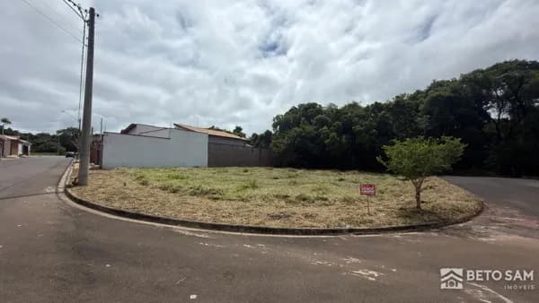 2 terrenos à venda lado a lado no Jardim Paraíso
