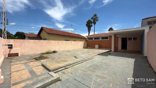 Casa em estílo edícula no Jardim Planalto