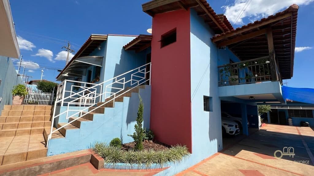 Casa alto padrão à venda no centro em Brotas -SP