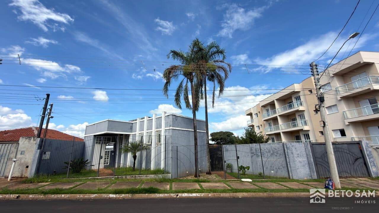 Casa com comércio à venda no Jardim Planalto