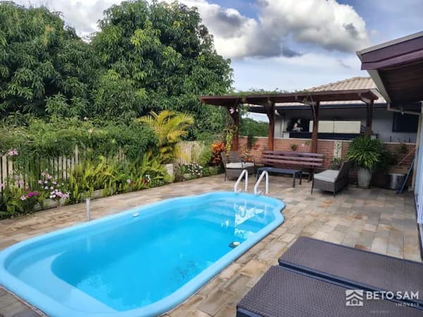 Linda casa à venda no Residencial Jacaúna em Brotas/SP