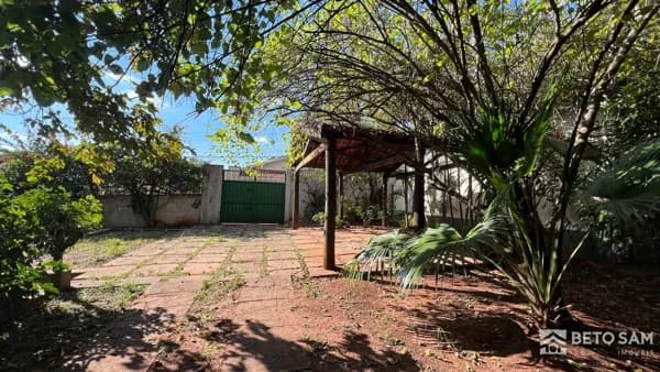 Casa à venda ao lado do Supermercado Jaú Serve!
