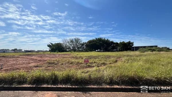 Terreno pronto para construir à venda no Santa Cecília IV