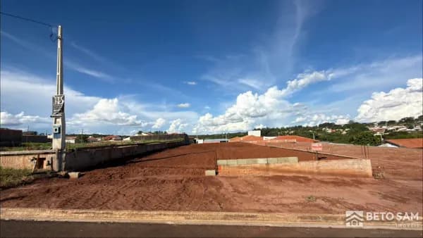 Terreno de 360m² no Jardim Paraíso em Brotas/SP pronto para construir