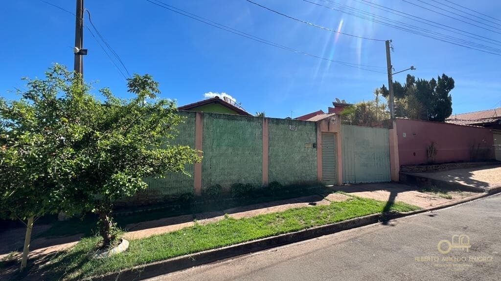 Casa à venda no bairro Campos Elíseos em Brotas/SP