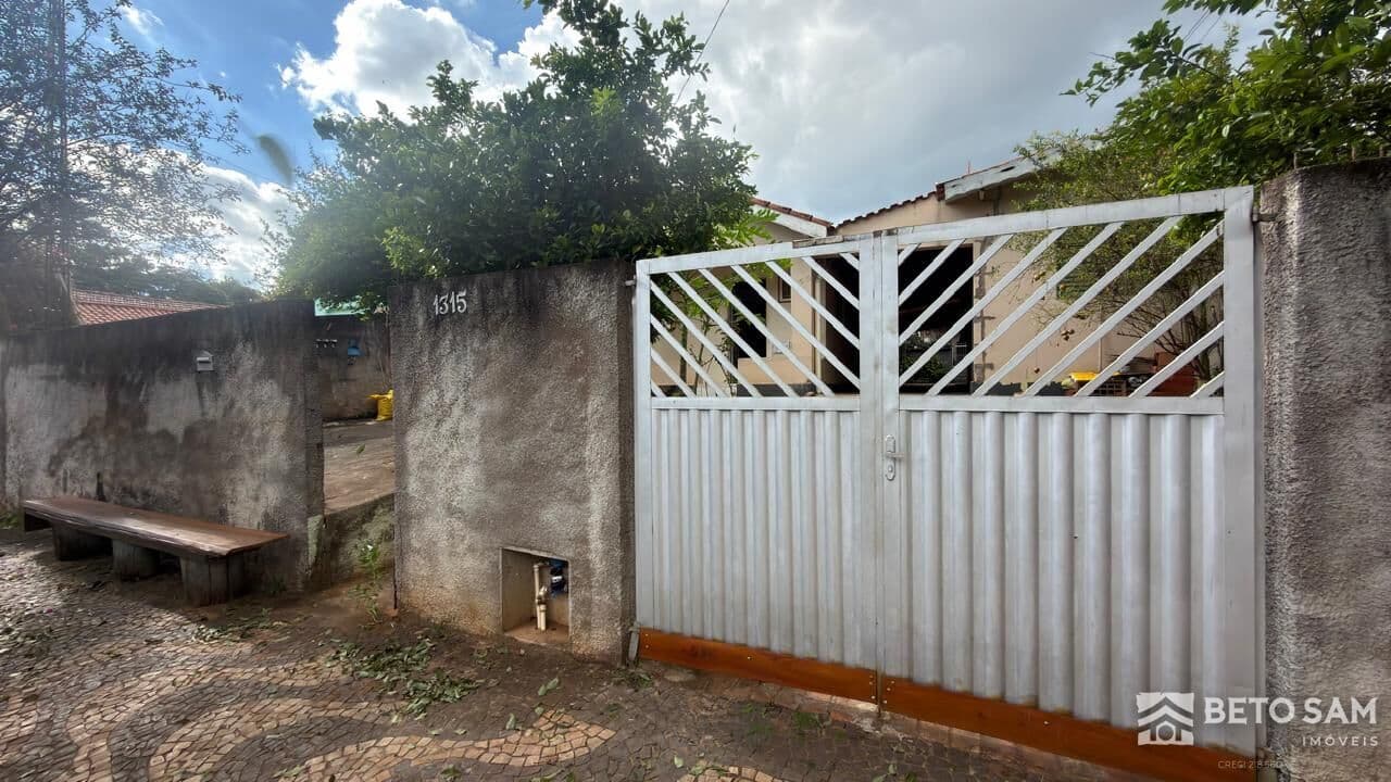 4 casas no mesmo terreno na Bela Vista